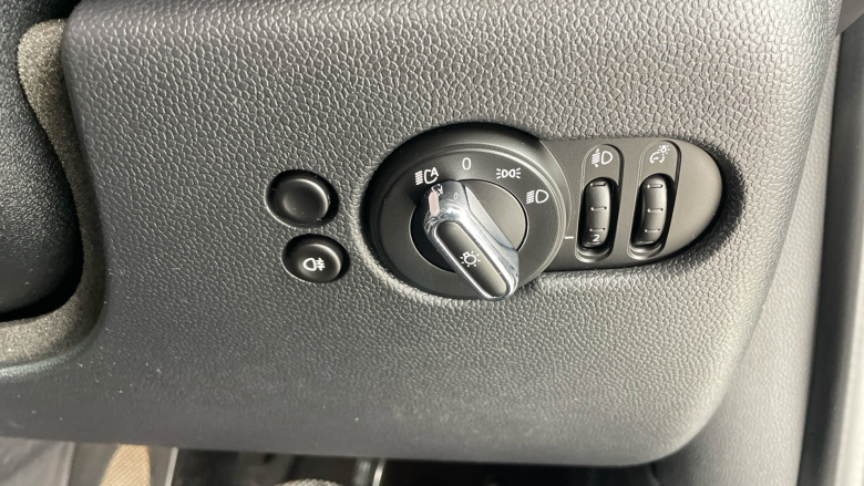 MINI Hatchback 135kW Cooper S Level 2 33kWh 3dr Auto Electric Hatchback